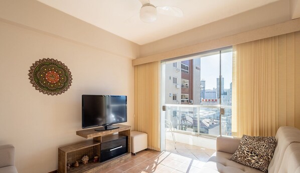 เบสิกอพาร์ทเมนท์ | บริเวณนั่งเล่น