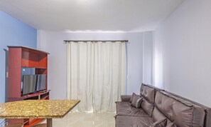 Basic Apartment | Living area