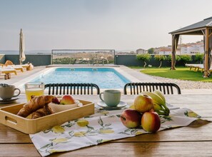 Pool - Villa Judita - Five Bedroom House (Mravince)