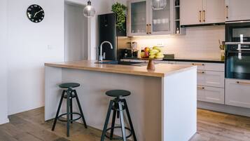 Fridge, microwave, oven, dishwasher