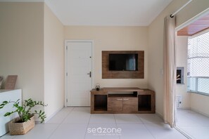 Basic Apartment | Interior - Apto próximo ao mar c/ churrasq. 3 qts ELM701 (Balneário Camboriú)