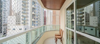 Apto próximo ao mar c/ churrasq. 3 qts ELM701