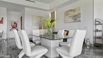 วิลล่า (5 Bedrooms) | ภายใน