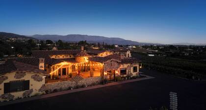 Soaking Tub, Vineyard Views & Wine Trail Access The Casita at Vines Estate by Avantstay