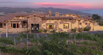 Soaking Tub, Vineyard Views & Wine Trail Access The Casita at Vines Estate by Avantstay