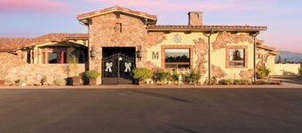 Soaking Tub, Vineyard Views & Wine Trail Access The Casita at Vines Estate by Avantstay