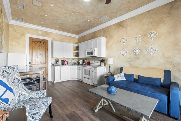 House (2 Bedrooms) | Interior