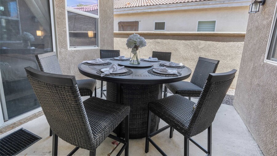Designer Desert Escape w/ Pool, Spa & Outdoor Dining at The Riley by Avantstay