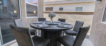 Designer Desert Oasis w/ Pool, Hot Tub, Outdoor Lounge The Riley by Avantstay