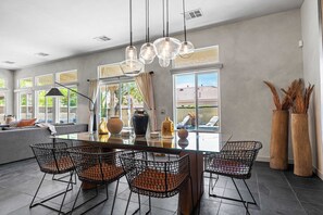 House (4 Bedrooms) | Interior