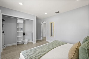 2 bedrooms, desk, iron/ironing board, WiFi - Cozy Orlando home close to parks, dining, and downtown fun (Orlando)