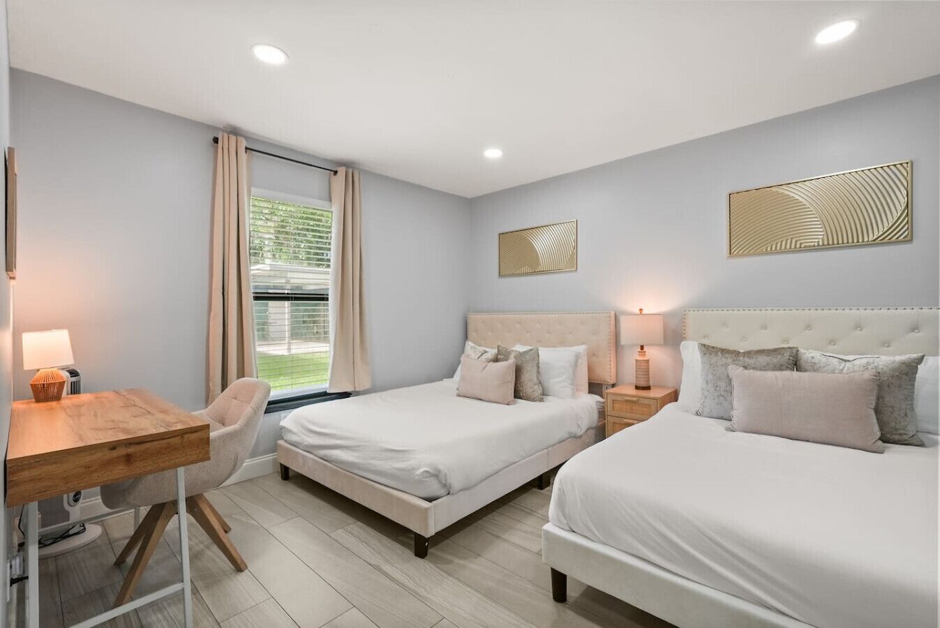 2 bedrooms, desk, iron/ironing board, WiFi