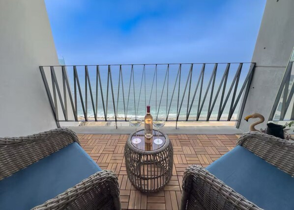 Terrace/patio - Luxury Oceanview Retreat Minutes from Valle’s Wineries & Gourmet Dining (El Sauzal)