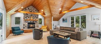 Pine Point | Modern | Pier |Lake Mary| Fire Pit| Artsy| Lakehouse| Grill | Walk to Lake