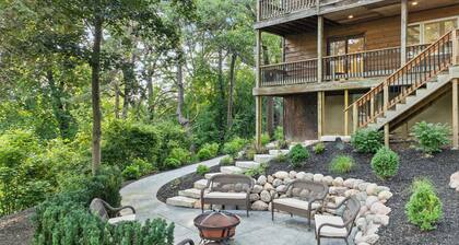 Pine Point |10 Mins to Wilmot Ski | Pier |Lake Mary| Fire Pit| Artsy| Lakehouse| Grill |Walk to Lake