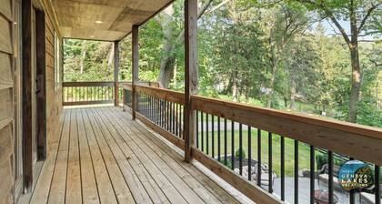 Pine Point | Modern | Pier |Lake Mary| Fire Pit| Artsy| Lakehouse| Grill | Walk to Lake