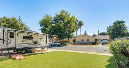 2 Mi to Dtwn: Home w/ Private Pool in Sacramento