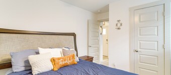 Fenced Yard & Home Office: Quiet Home in Richmond