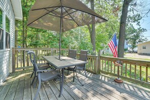 Outdoor dining - XC Ski, Ice Fish & Hike! Getaway Near Sand Lake (National City)