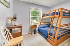 3 chambres, bureau, accès Internet, draps fournis