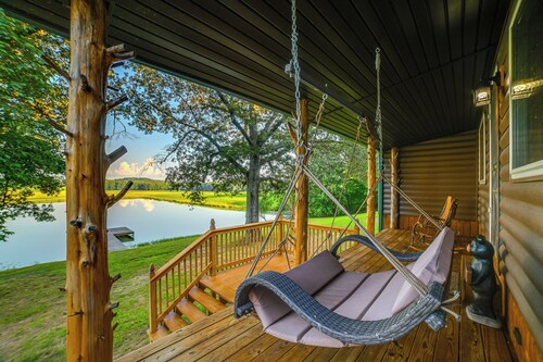 Private Lake & Dock: Log Cabin, 2 Mi to Clay!