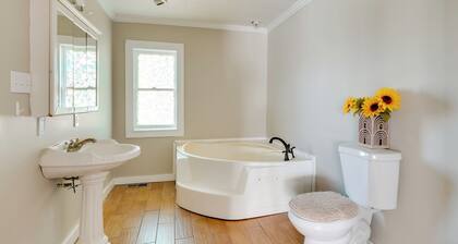 Charming & Convenient Home in Butler