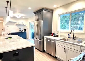 Mikrobølgeovn, ovn, kogeplade, opvaskemaskine