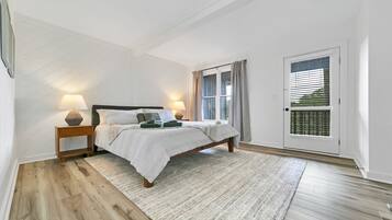 2 bedrooms, desk, free WiFi, bed sheets