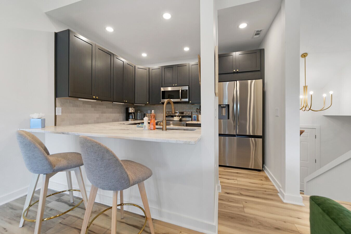 冰箱、微波炉、烤箱、炉灶