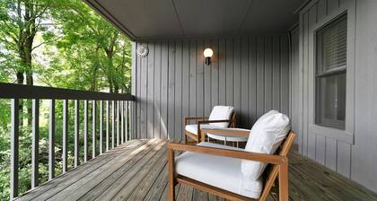 Sapphire Retreat - freshly renovated with mountain views!