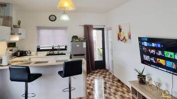 Microwave, oven, stovetop, coffee/tea maker