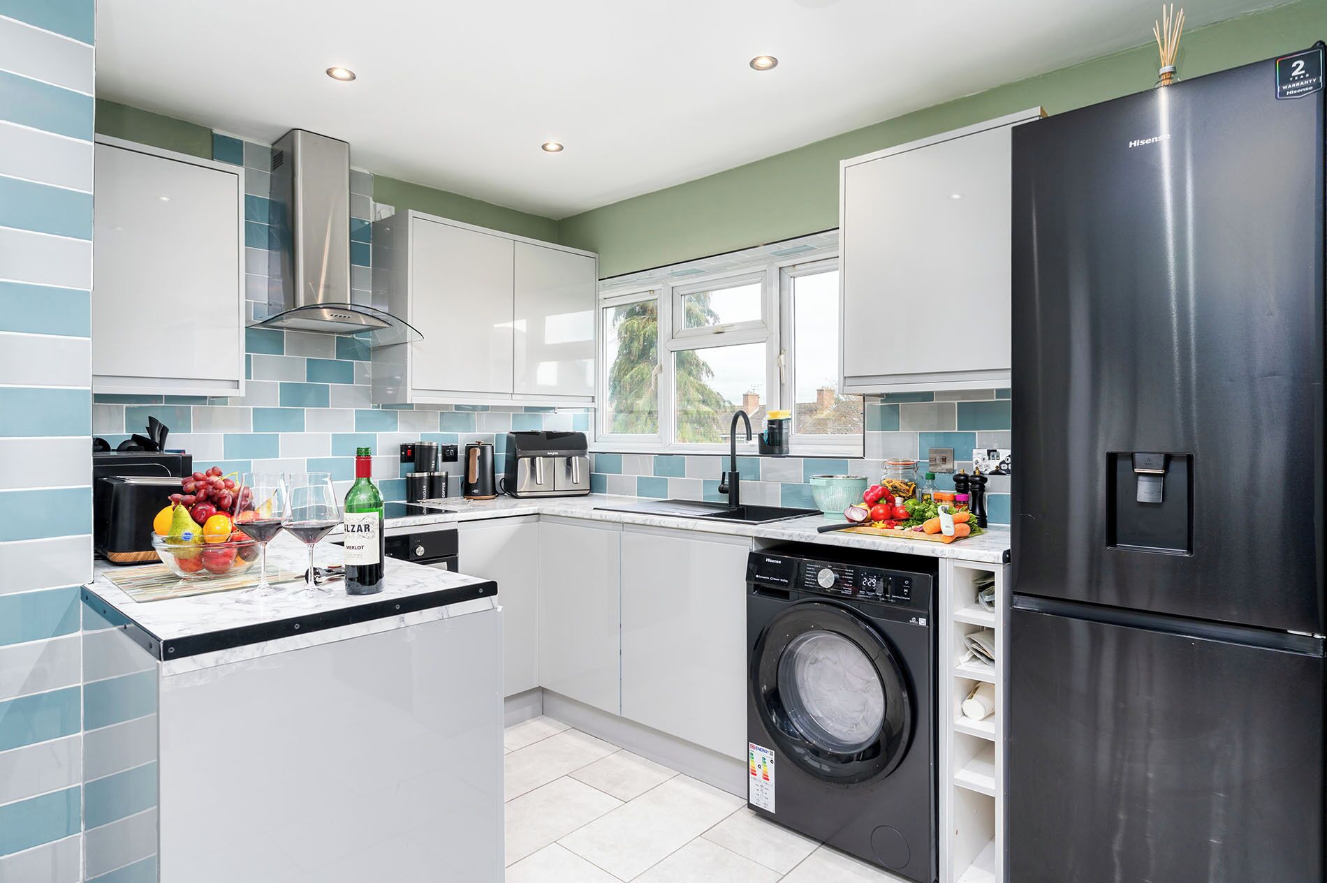 電子レンジ、オーブン、コン ロ、調理器具と食器