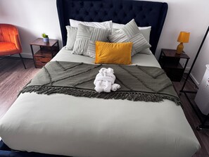 3 bedrooms, desk, iron/ironing board, WiFi