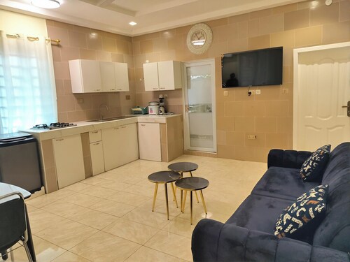 Serene apartment with AC in Tema