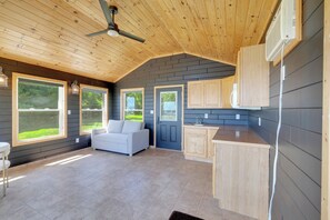 Interior - Perfect 5-bedroom house with private beach, indoor pool, in charming Carsonville (Carsonville)