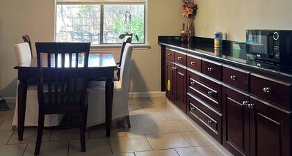 home in South Austin 1600 sq feet space 4 bedroom