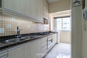 Basic Apartment | Private kitchen | Cookware/dishes/utensils