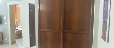 1 camera, ferro/asse da stiro, Wi-Fi, lenzuola
