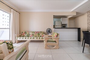 Living area - Sea View apt 130m From the Beach in BC Erg605 (Balneário Camboriú)