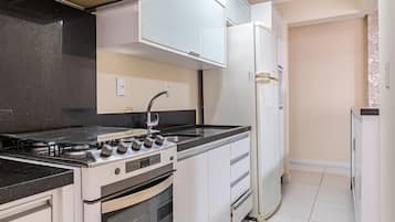 Basic Apartment | Private kitchen