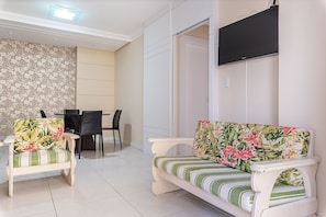 Basic Apartment | Living area