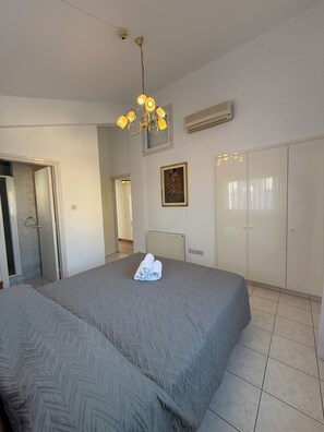 3 bedrooms, iron/ironing board, Internet