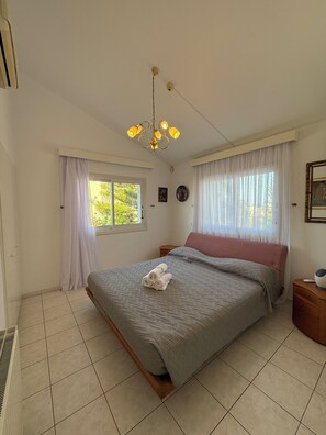 3 bedrooms, iron/ironing board, Internet