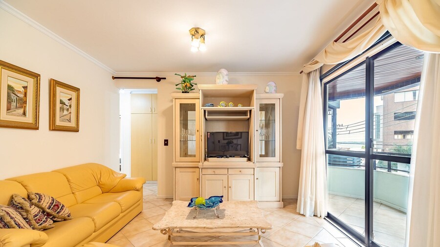 3BR Apt w/ BBQ 80m From Beach Erv0101