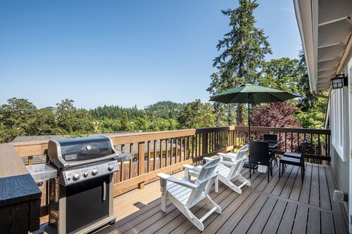 Hendricks Park Skyline View - Short Walk to Hendricks Park, UO, Hayward Field
