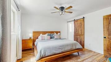 3 室のベッドルーム、ベッドシーツ