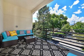 Property grounds - Sierra Vista Sanctuary • Luxe Hot Tub • Game Loft (Colorado Springs)