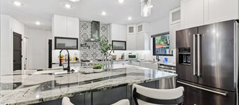Sierra Vista Sanctuary • Luxe Hot Tub • Game Loft