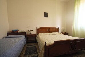 2 bedrooms, WiFi, bed sheets