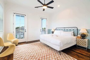 4 Schlafzimmer, Schreibtisch, Bügeleisen/Bügelbrett, Reisekinderbett